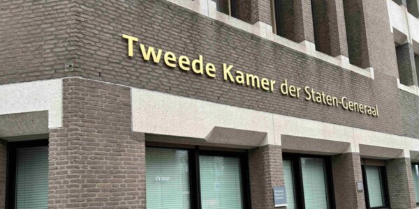 Tweede Kamer-brief: strengere online leeftijdsverificatie voor sectoren als gokken